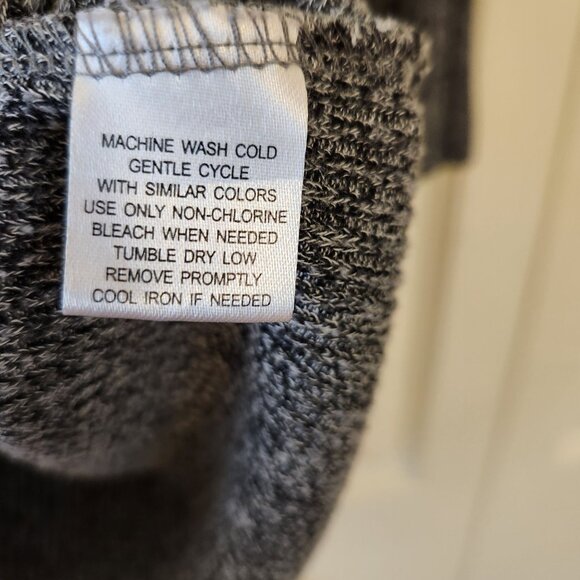 French Laundry Womens Gray Knit Top w Studded Shoulders 3/4 Sleeve Size 1X - Picture 5 of 7